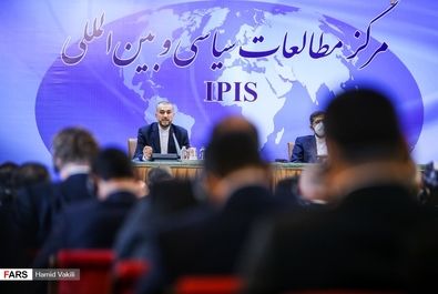 نشست روسای نمایندگی های سیاسی خارجی مقیم تهران با وزیر امور خارجه