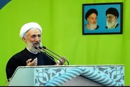 تریبون نماز جمعه و پرسش‌های بی‌پاسخ درباره سوابق خانوادگی سخنران!