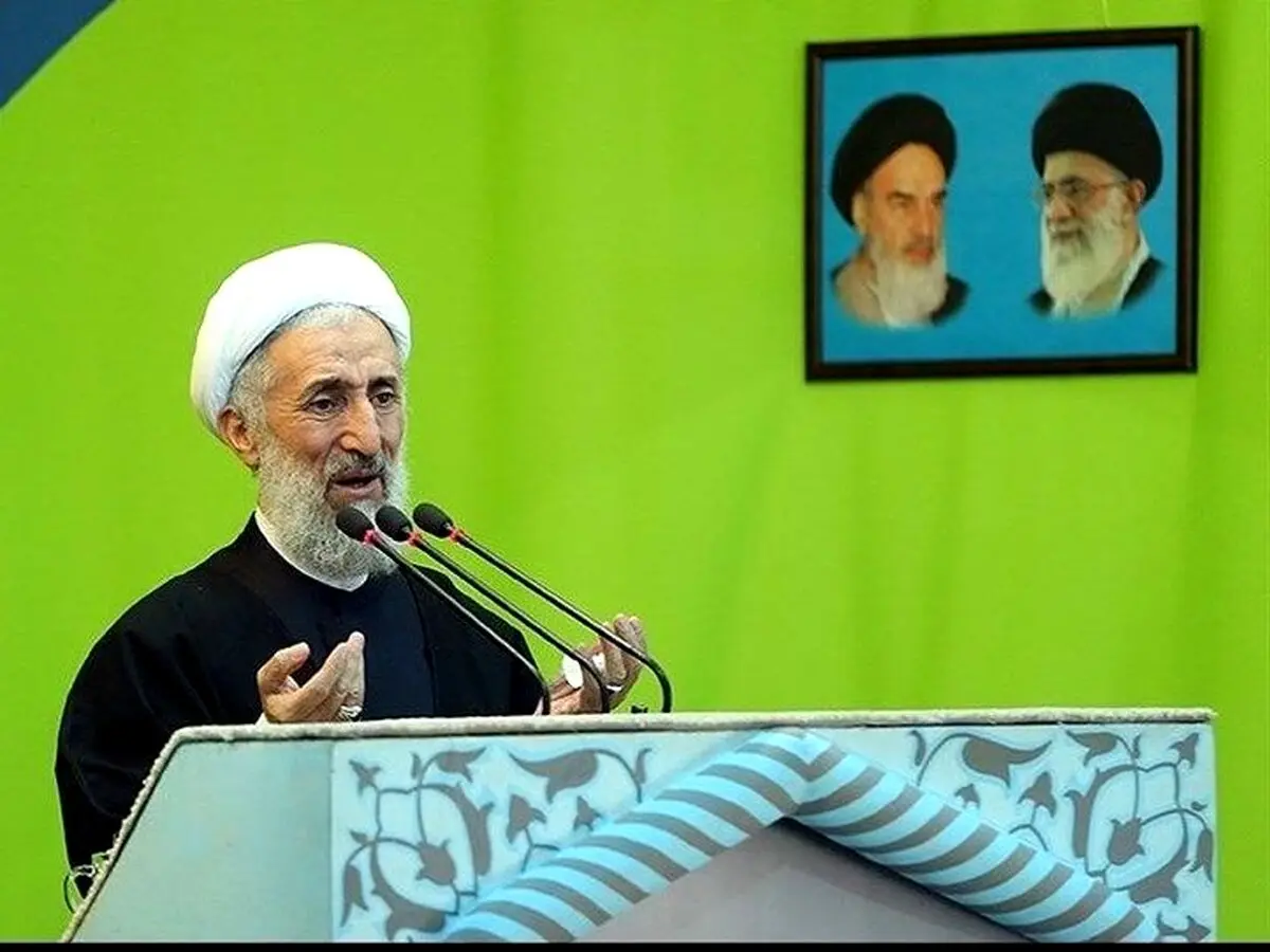 تریبون نماز جمعه و پرسش‌های بی‌پاسخ درباره سوابق خانوادگی سخنران!