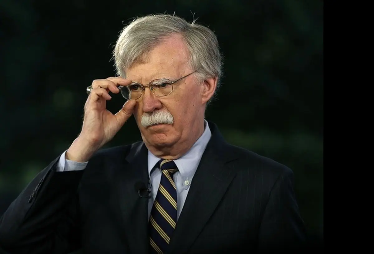 شلیک بولتون به افتخار ترامپ