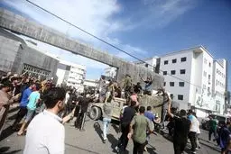 توئیت سایت رهبر انقلاب با هشتگ طوفان الاقصی + عکس