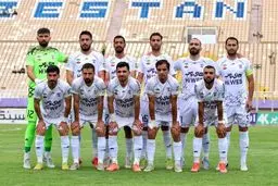 اعتراض هوادار: دو بازی نیمه نهائی را همزمان کنید!