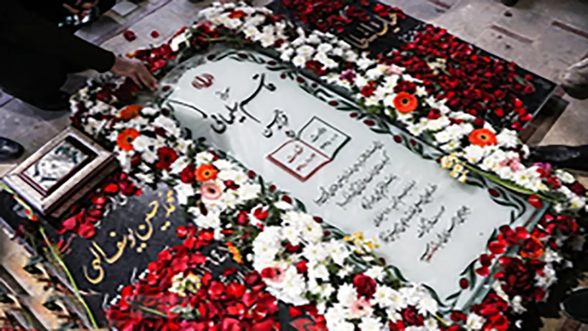 حضور هزار زائر خانم کنار مزار حاج قاسم