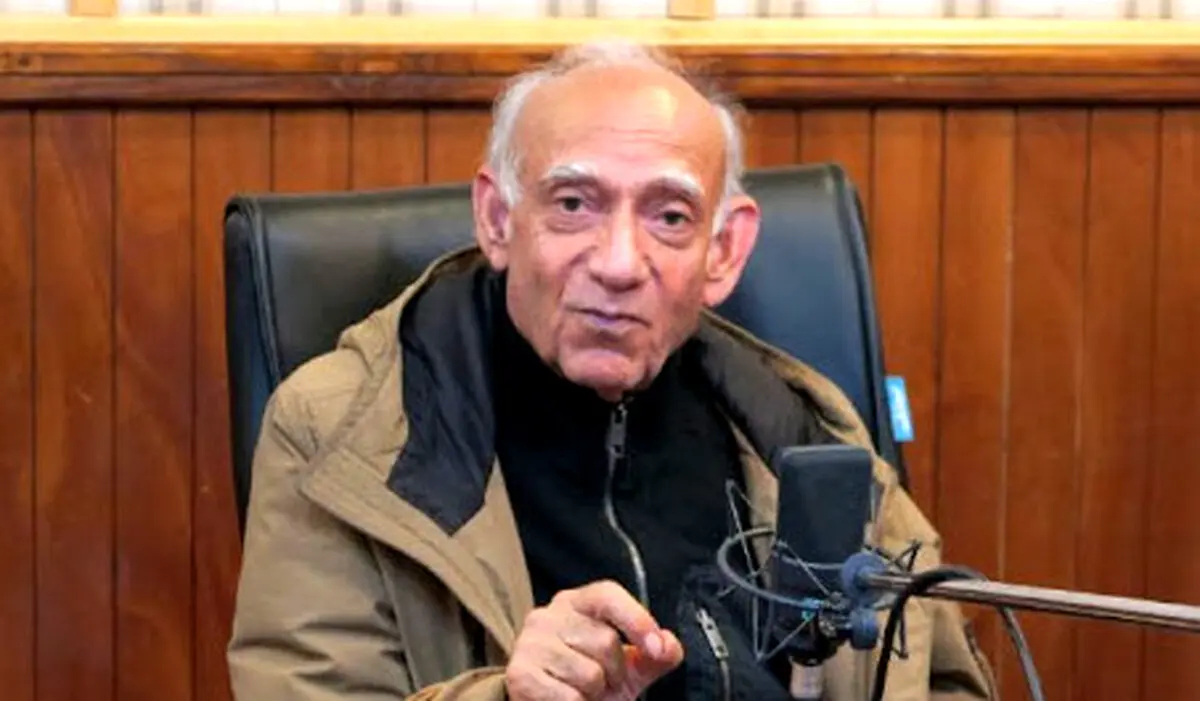 ایران نباید خود را در قالب دوقطبی شرق و غرب تعریف کند