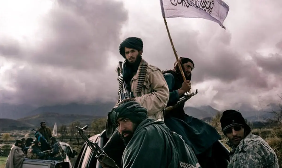 آماده باش پاکستان/ پرچم طالبان به اهتزار درآمد