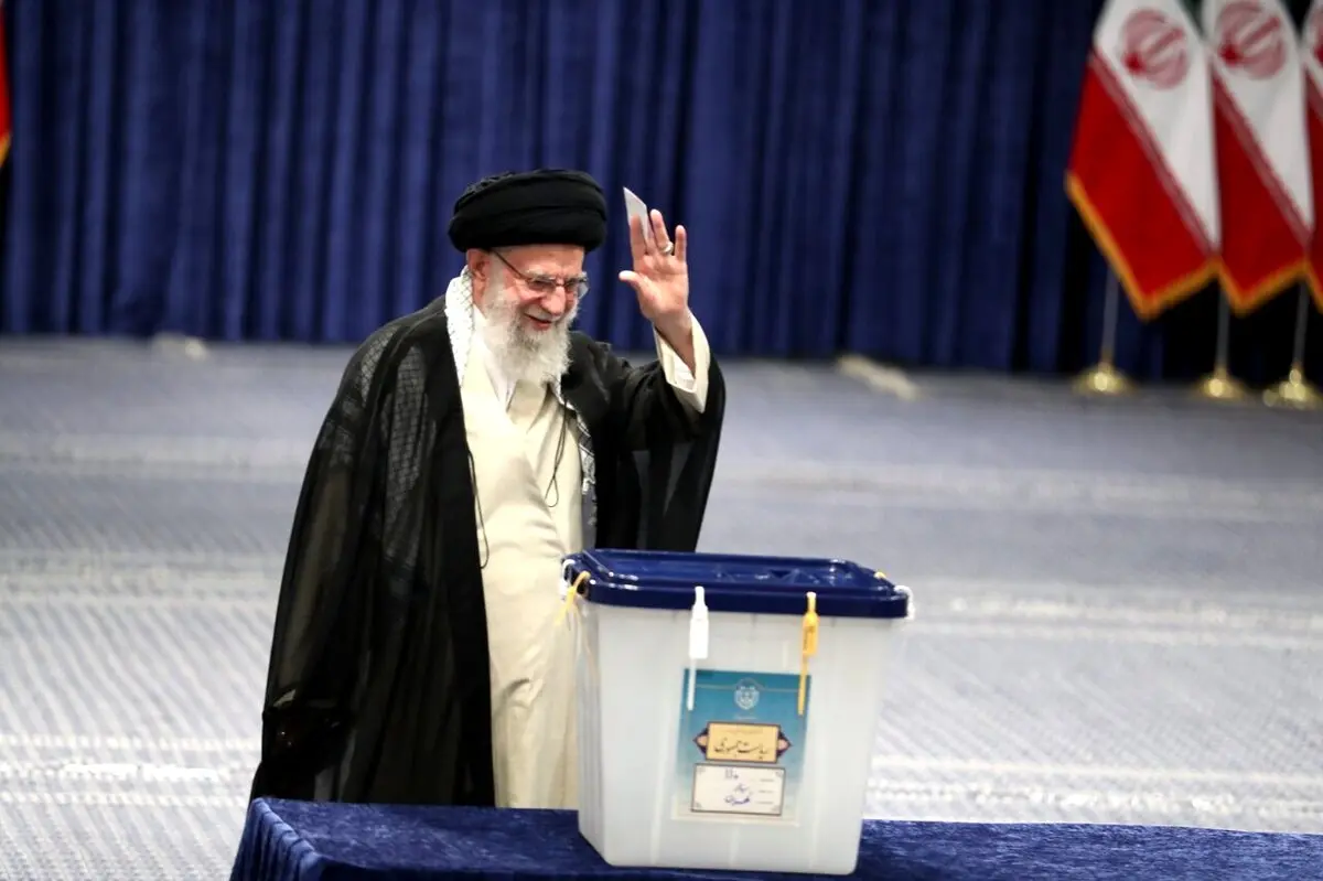  بیانات رهبر انقلاب در روز انتخابات ریاست جمهوری