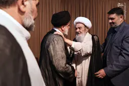 تصاویر دیدار رئیسی با آیت‌الله مظاهری