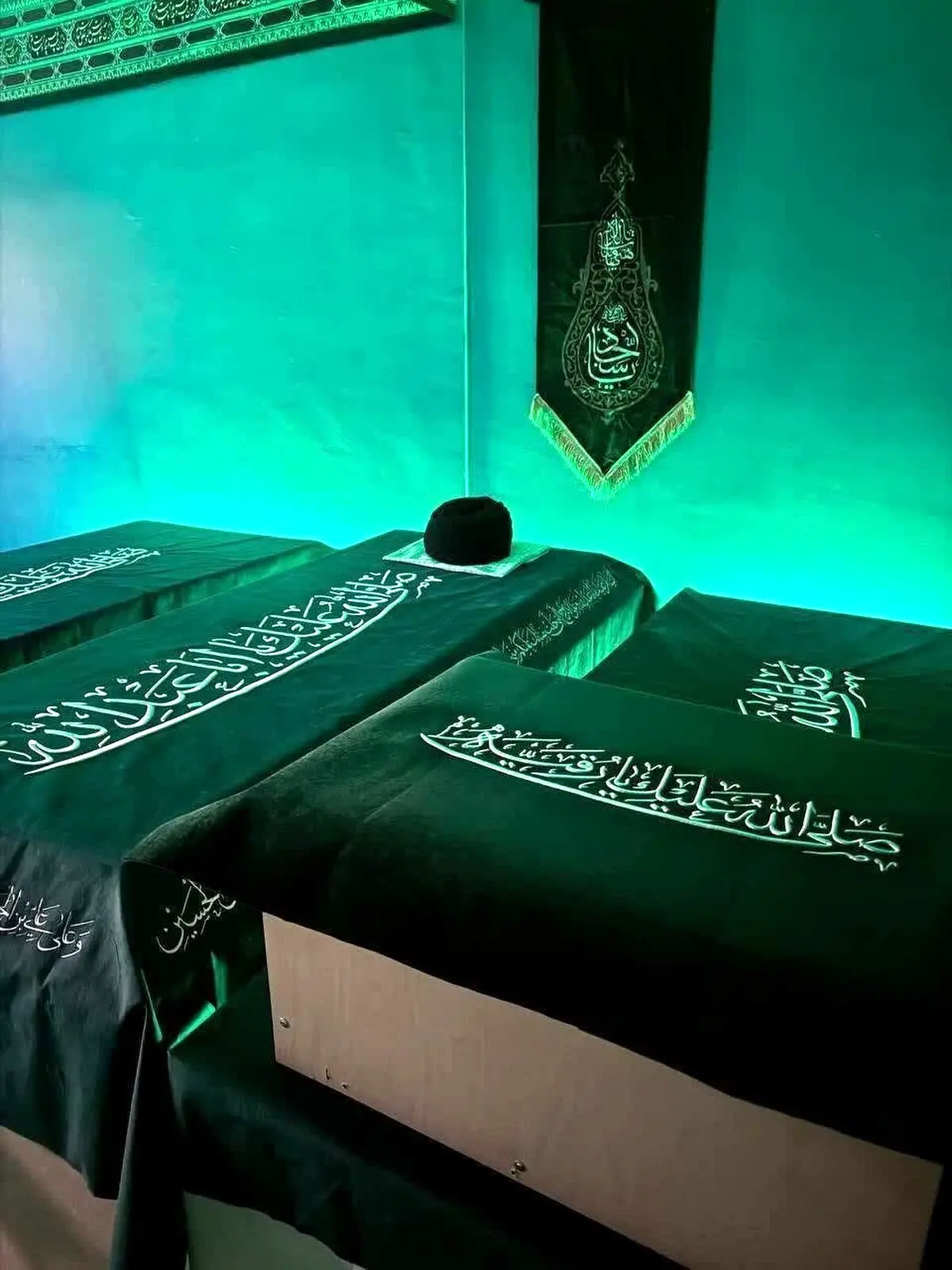 ببینید مصلی تهران آماده مراسم وداع با پیکر رهبر شهید