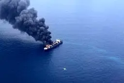 فوری؛ یک کشتی در بندر بوشهر آتش گرفت + جزئیات مهم