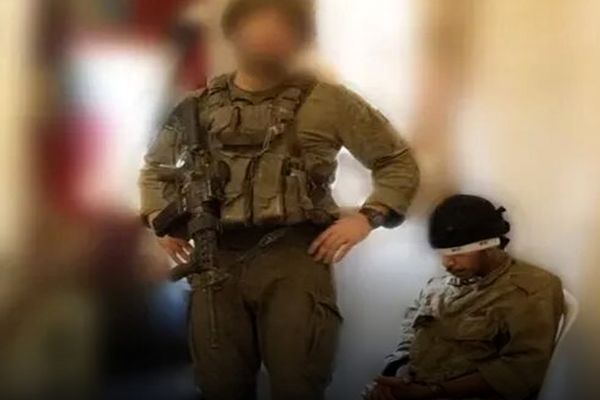 استفاده ارتش صهیونیستی از مردم فلسطین به عنوان سپر انسانی