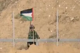 آخرین ثانیه‌های عمر سرباز صهیونیست بعد از برداشتن پرچم فلسطین