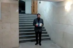 بذرپاش هم خود را رساند
