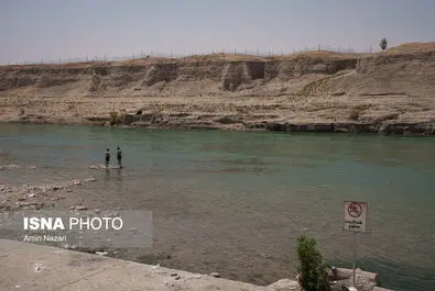 شنا در رودخانه