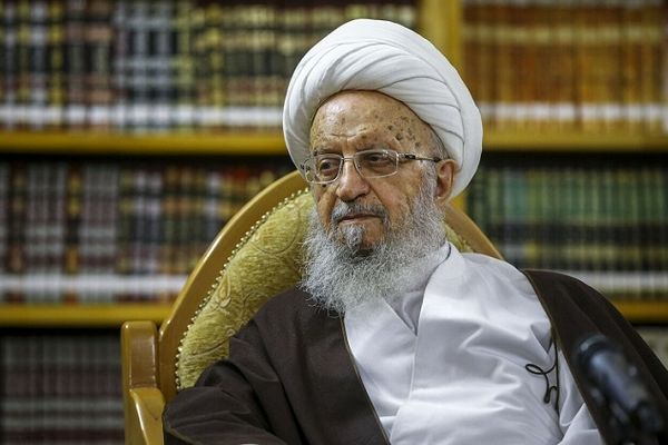هشدار آیت‌الله مکارم: فریب لبخند غرب را نخورید!