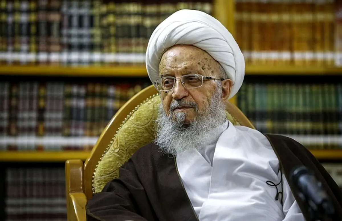 هشدار آیت‌الله مکارم: فریب لبخند غرب را نخورید!