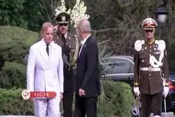 لحظه تذکر دژبان تشریفات به پزشکیان هنگام استقبال از شهباز شریف