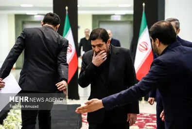 ادای احترام مقامات کشورها
