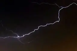 تصاویر رعد و برق ترسناک در تهران