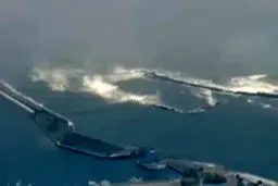 تصاویر رسیدن امواج سونامی به سواحل ژاپن