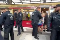 ببینید | حمله خشونت‌ آمیز پلیس آلمان به حامیان فلسطین 