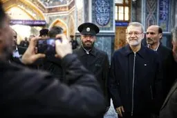 علی لاریجانی از قطر به زیارت امام رضا (ع) رفت