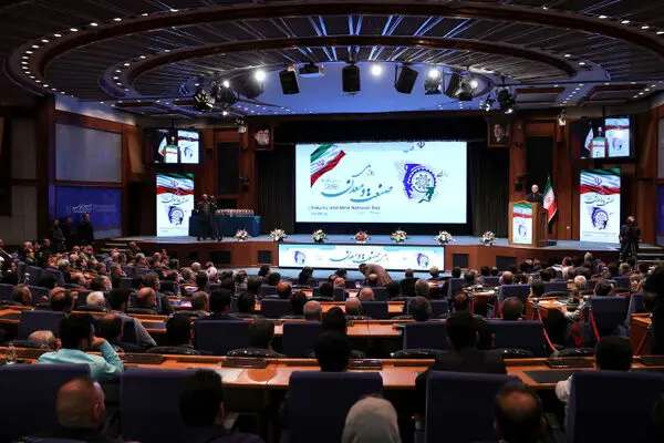 پزشکیان:برخی تنها به شعار بسنده می‌کنند