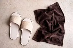 نکاتی برای نگهداری و تمیز کردن صندل و دمپایی