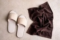 نکاتی برای نگهداری و تمیز کردن صندل و دمپایی