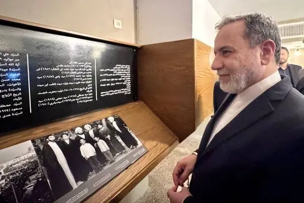 تصاویر دیدار عراقچی از منزل رهبر انقلاب