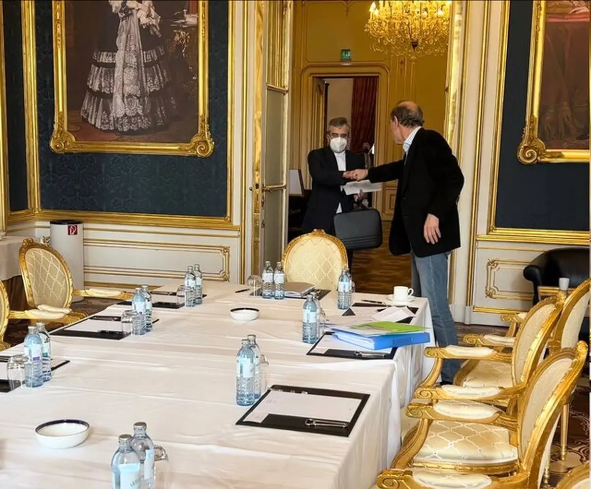 دیدار باقری و مورا