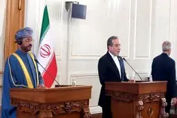 عراقچی: در سفر وزیر خارجه عمان، پیامی از جانب آمریکا رد و بدل نشد | بدر البوسعیدی: حامل پیام مکتوب سلطان عمان برای پزشکیان هستم