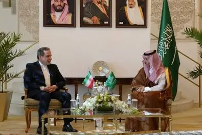 دیدار عراقچی با فیصل بن فرحان