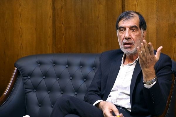 آقای هاشمی یک خطبه می‌خواند و ملت از خوشحالی می‌رفتند به پشت‌بام‌ها الله و اکبر می گفتند