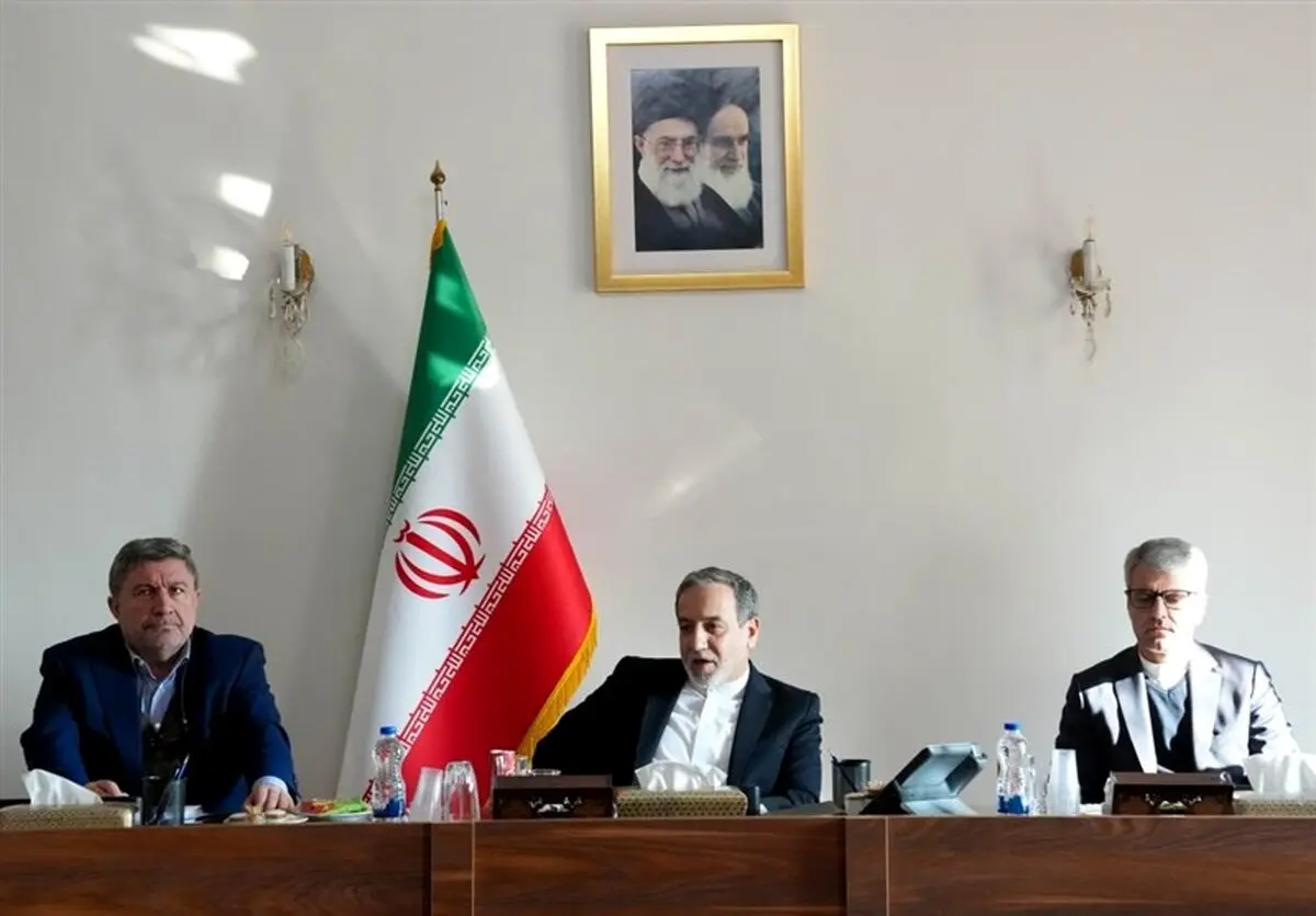 تاکید عراقچی بر لزوم هماهنگی بین سه ضلع دیپلماسی، رسانه و میدان