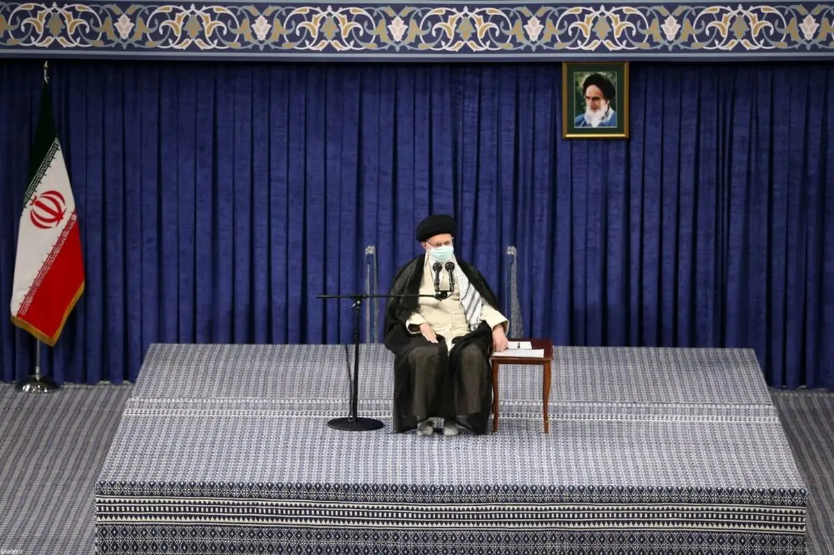 رهبر انقلاب:کشف حجاب حرام شرعی و سیاسی است