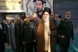 تصویری متفاوت از رهبر انقلاب 