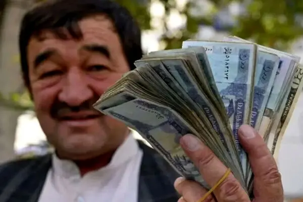 هشدار به همتی ، رکورد تاریخی ریزش ارزش ریال در مقابل افغانی