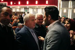 تصاویر/ خوش‌وبش گلزار با پروین در جشن فیلم «ما همه باهم هستیم»