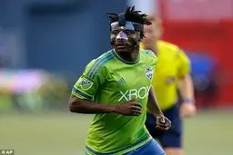 ماسک عجیب و غریب مهاجم سابق اینتر/عکس