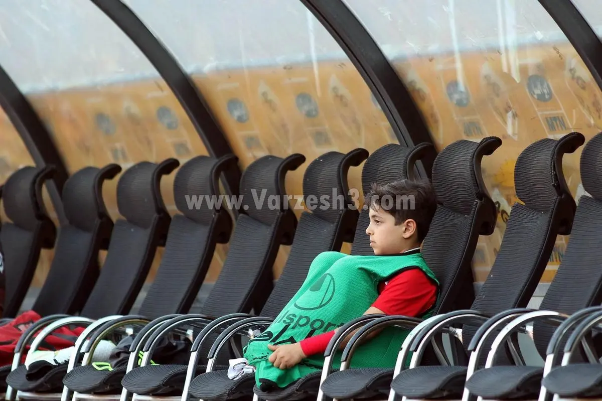 عکسی از پسر هادی نوروزی پس از نایب قهرمانی پرسپولیس