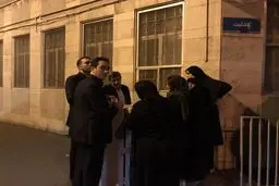 تصاویری از یک تجمع اعتراضی مقابل خانه احمدی‌نژاد