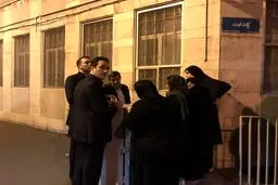 تصاویری از یک تجمع اعتراضی مقابل خانه احمدی‌نژاد