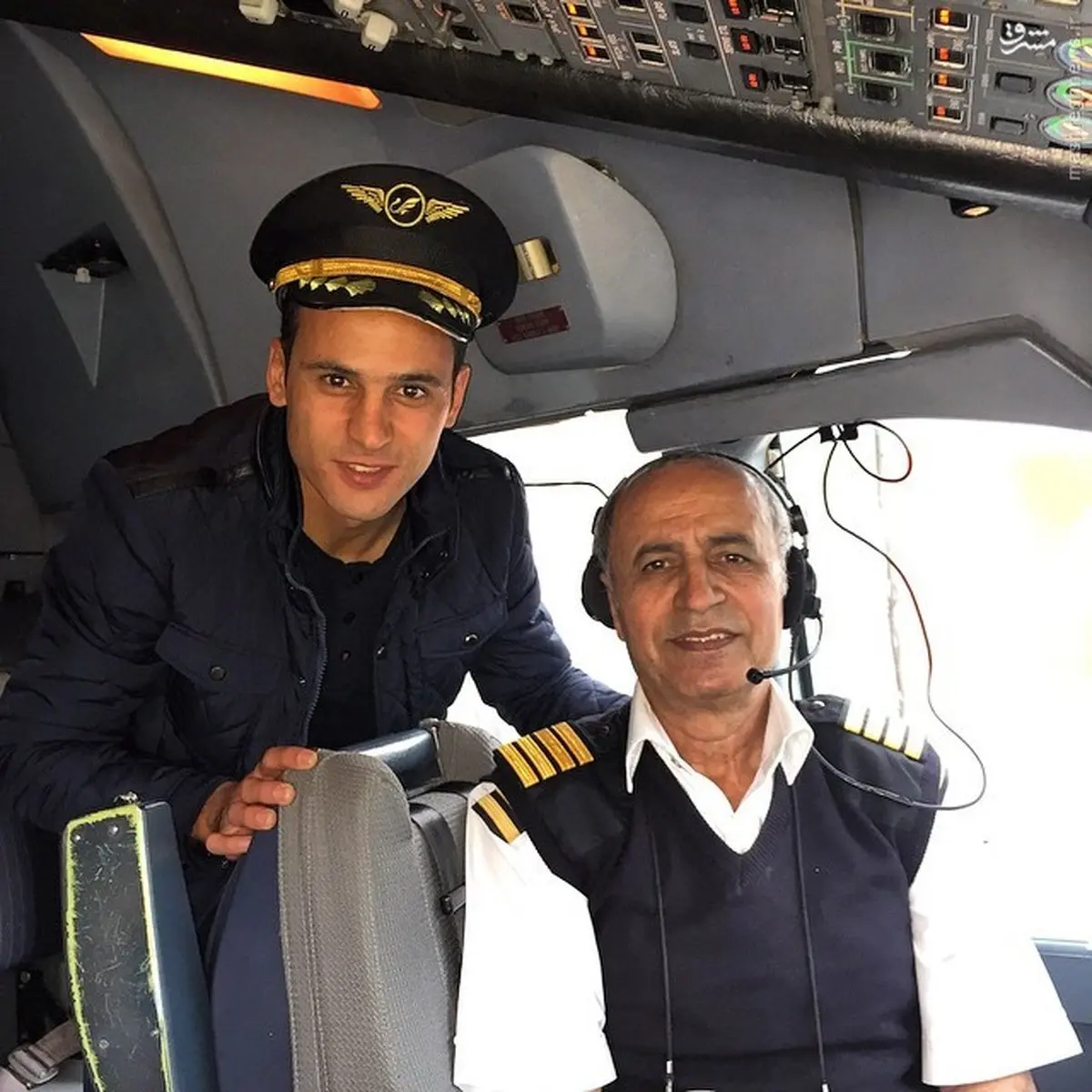 مهاجم استقلال با کلاه  خلبانی/ عکس