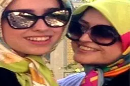 عکسی از زهرا اشراقی و دخترش