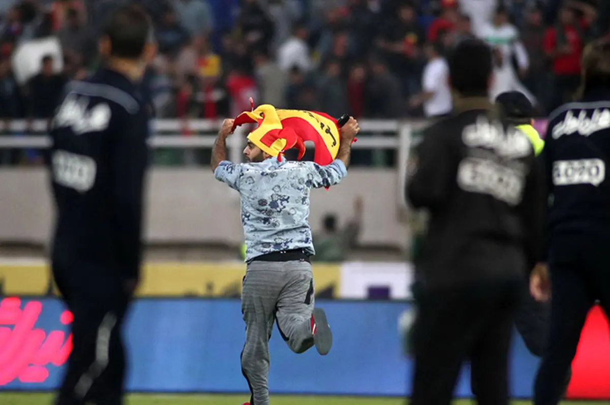 تشنج پس از دیدار استقلال و فولاد/تصاویر