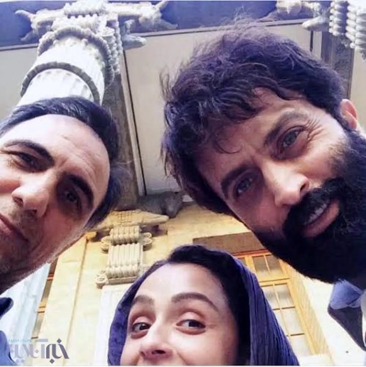 سلفی ترانه علیدوستی در محل کار ظریف / عکس