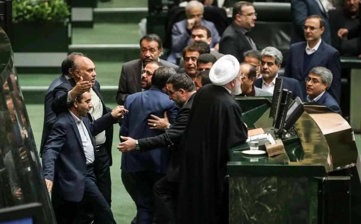 عکسی جالب در بهارستان/ عکس