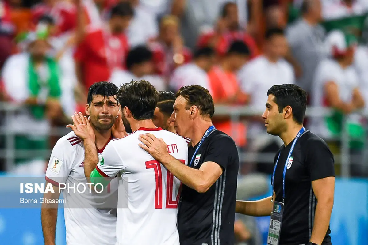 تصاویری از اشک و حسرت بازیکنان ایران پس از حذف از جام جهانی