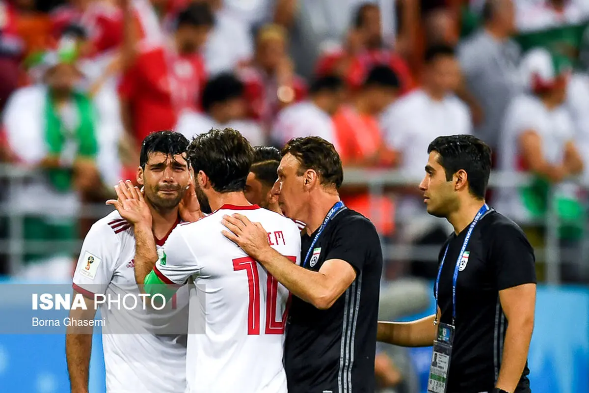 تصاویری از اشک و حسرت بازیکنان ایران پس از حذف از جام جهانی