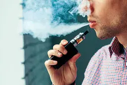 آیا استفاده ازسیگارهای الکترونیکی از سیگار کشیدن سالم‌تر است؟